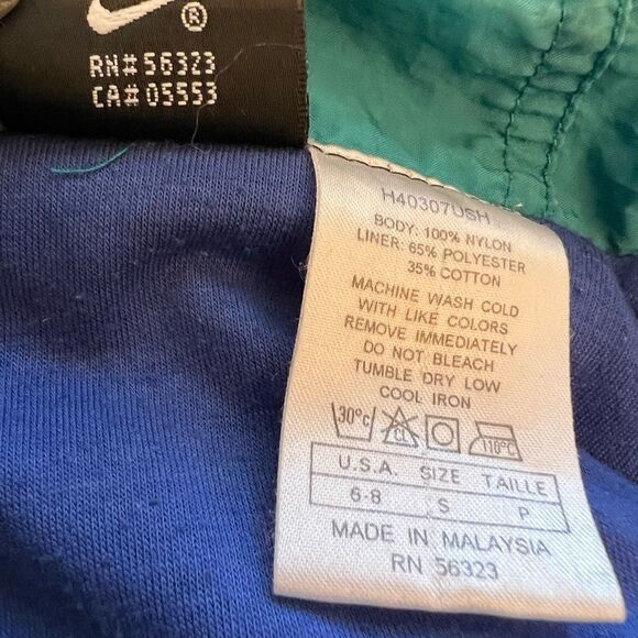 Women’s vintage 90’s Nike nylon jacket. Size Small. - Picture 10 of 12